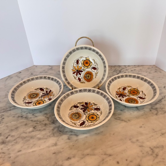 Broadhurst Ironstone Calypso bowls. Set of 4 vintage floral bowl. Kathie Winkle - Picture 1 of 9